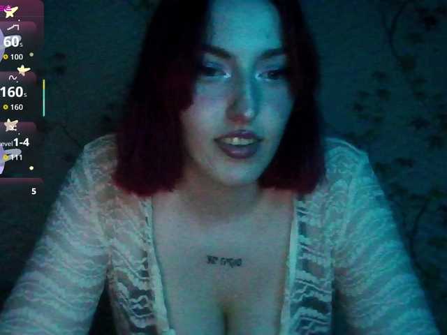 CloverEwings live cam on BongaCams