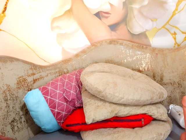 nylaroyale live cam on BongaCams