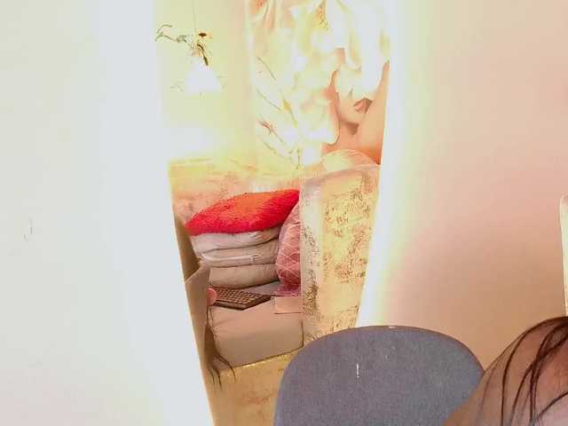 nylaroyale live cam on BongaCams