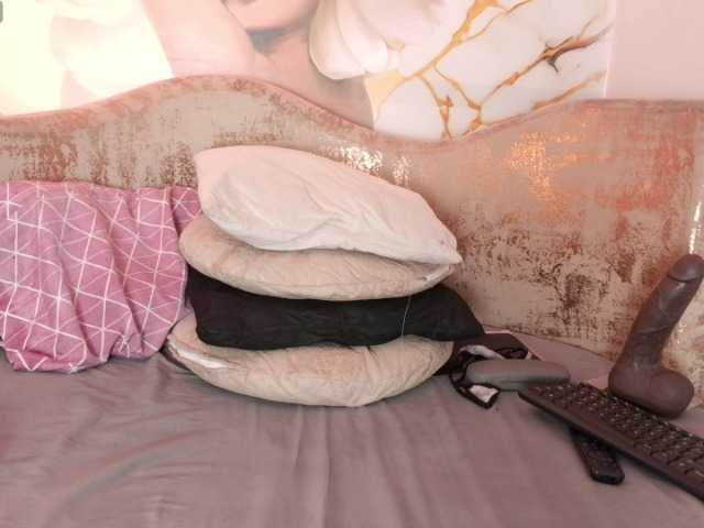 nylaroyale live cam on BongaCams