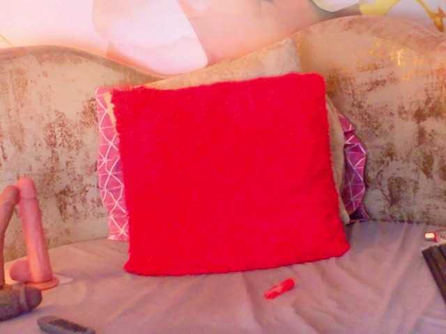 nylaroyale live cam on BongaCams