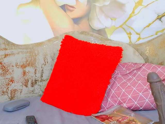 nylaroyale