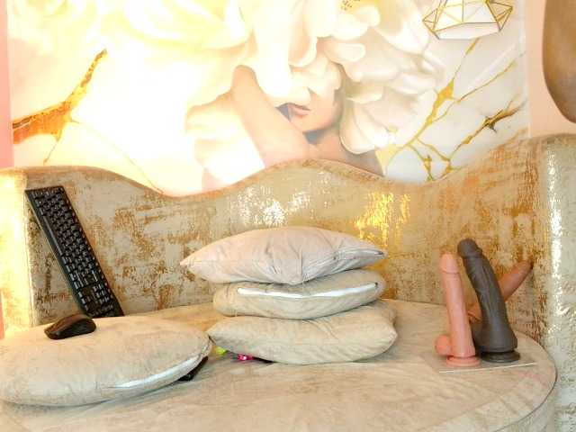 nylaroyale live webcam show