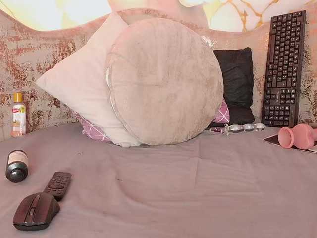 nylaroyale live cam on BongaCams