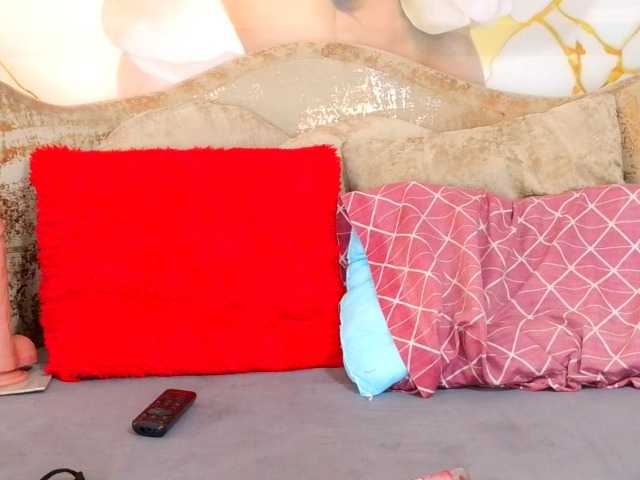 nylaroyale live cam on BongaCams