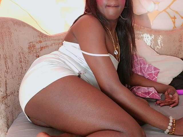 nylaroyale
