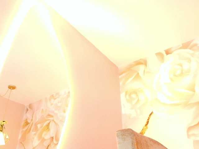 nylaroyale live cam on BongaCams
