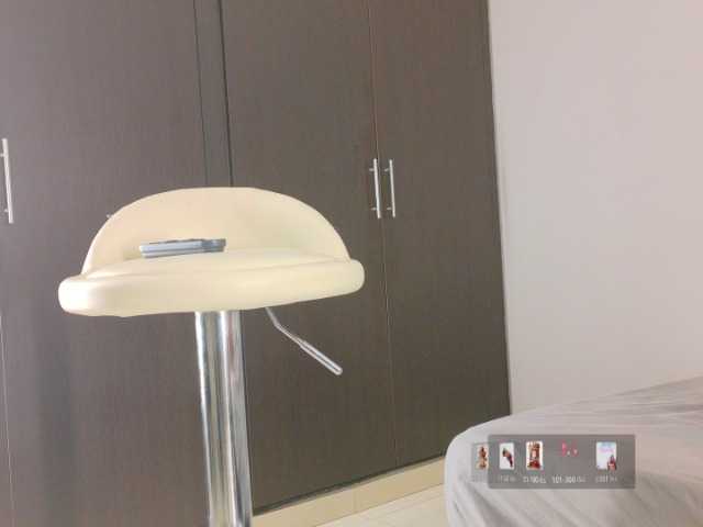 nylaroyale live webcam show