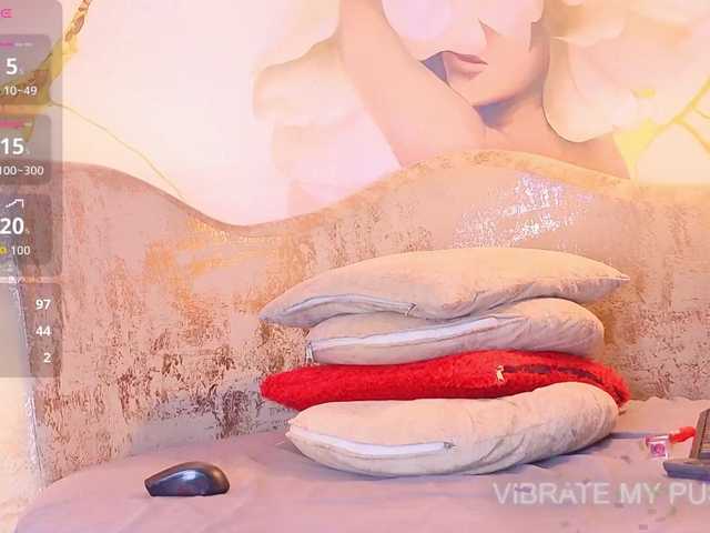 nylaroyale live cam on BongaCams
