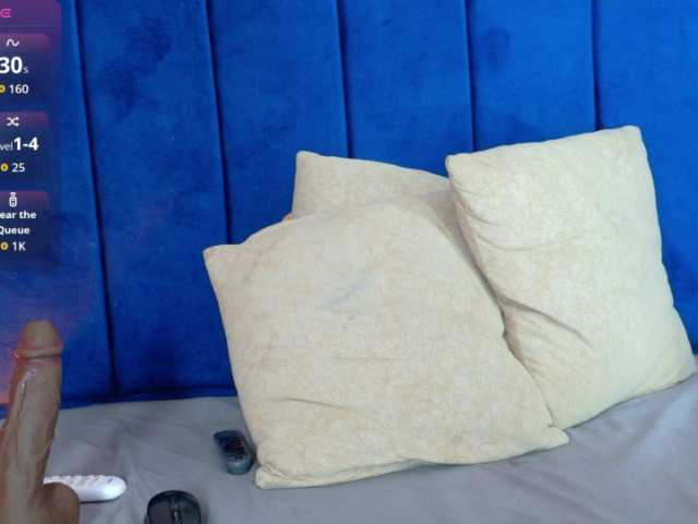nylaroyale live cam on BongaCams