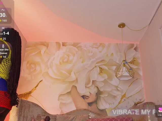 nylaroyale live cam on BongaCams