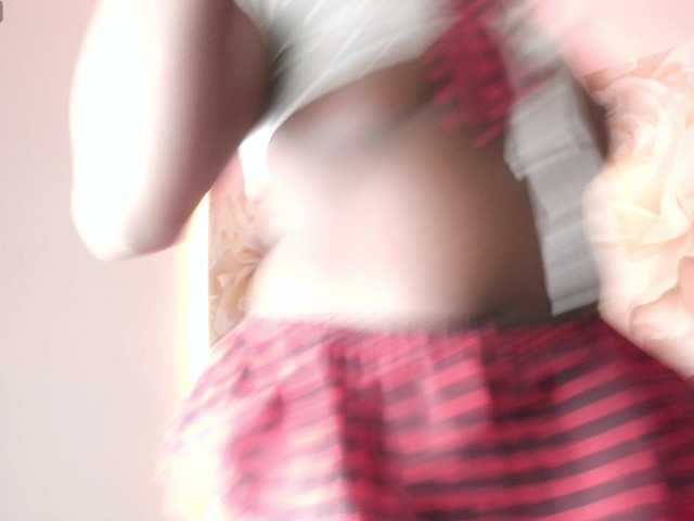 nylaroyale live cam on BongaCams