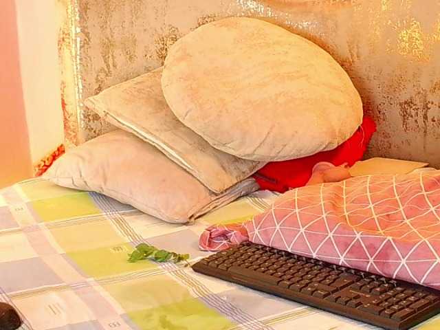 nylaroyale live cam on BongaCams