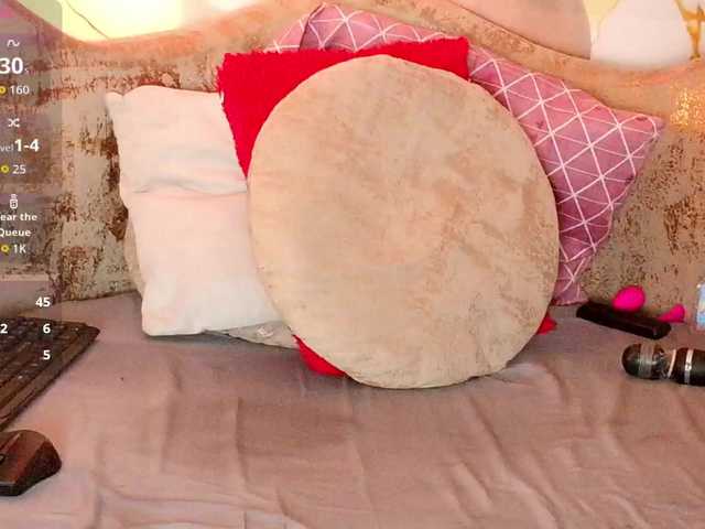 nylaroyale live cam on BongaCams