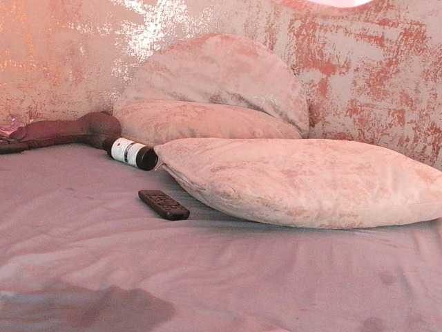 nylaroyale live cam on BongaCams