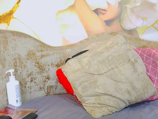 nylaroyale live cam on BongaCams