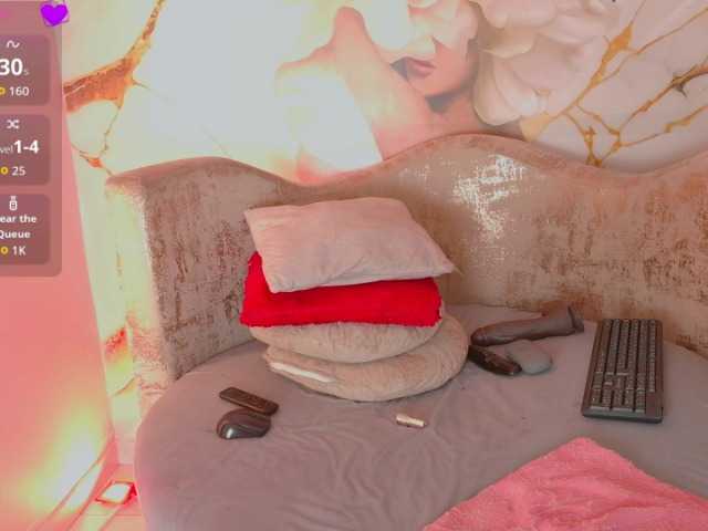nylaroyale live cam on BongaCams