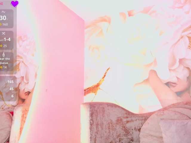 nylaroyale live cam on BongaCams