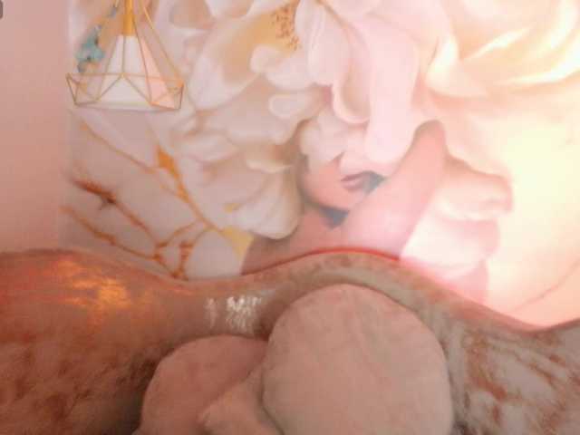 nylaroyale live webcam show