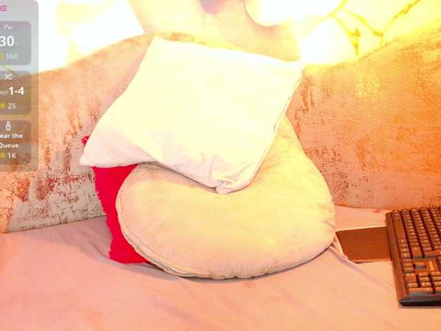 nylaroyale live cam on BongaCams