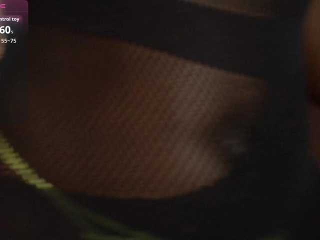 nylaroyale live cam on BongaCams