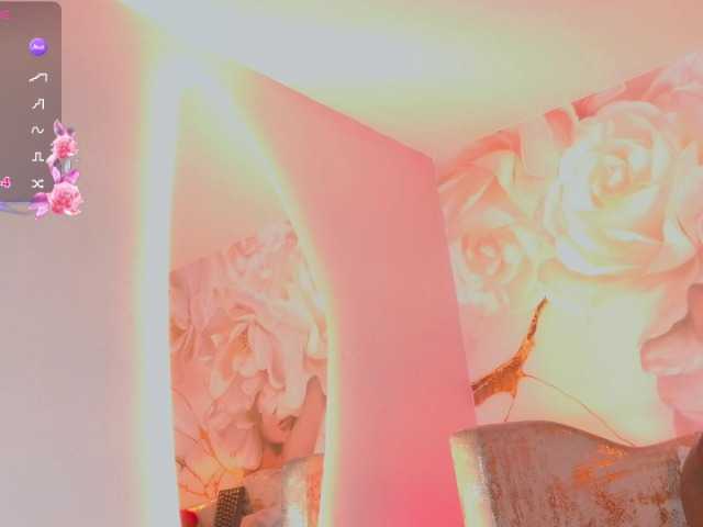 nylaroyale live cam on BongaCams