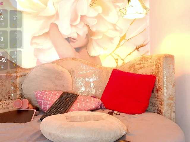 nylaroyale live cam on BongaCams