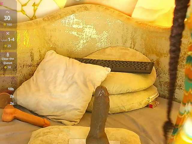 nylaroyale live cam on BongaCams