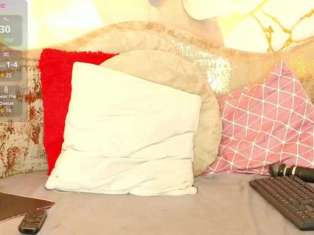 nylaroyale live cam on BongaCams