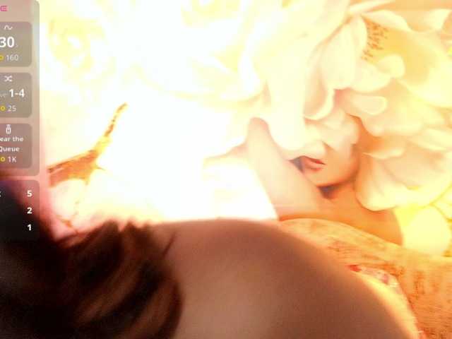 nylaroyale live cam on BongaCams
