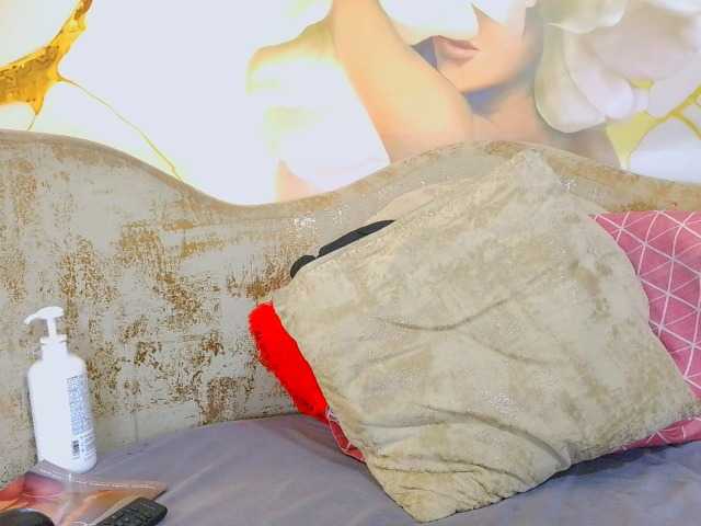 nylaroyale live cam on BongaCams