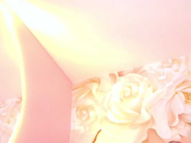 nylaroyale live cam on BongaCams