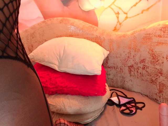 nylaroyale live cam on BongaCams