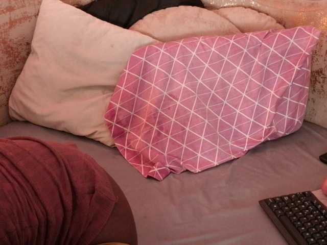 nylaroyale live cam on BongaCams