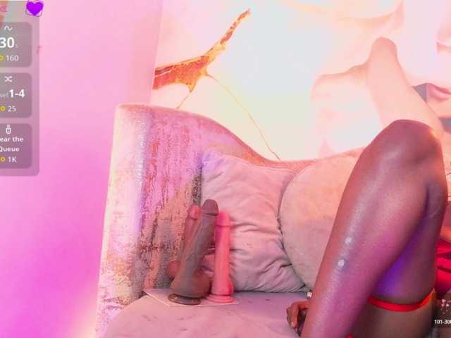 nylaroyale live cam on BongaCams