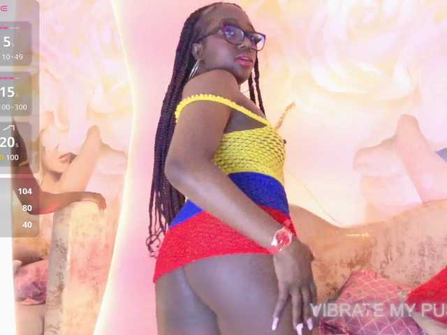 nylaroyale live cam on BongaCams