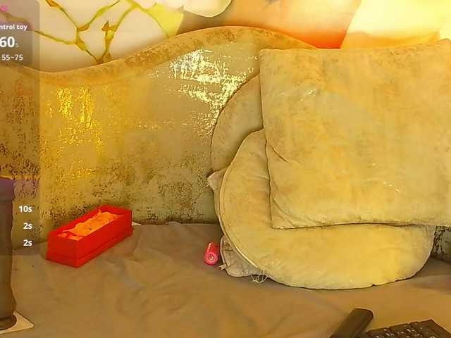nylaroyale live cam on BongaCams