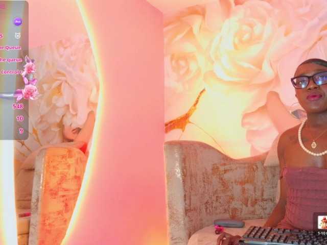nylaroyale live cam on BongaCams