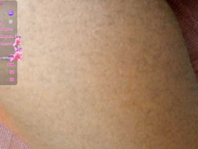 nylaroyale live cam on BongaCams