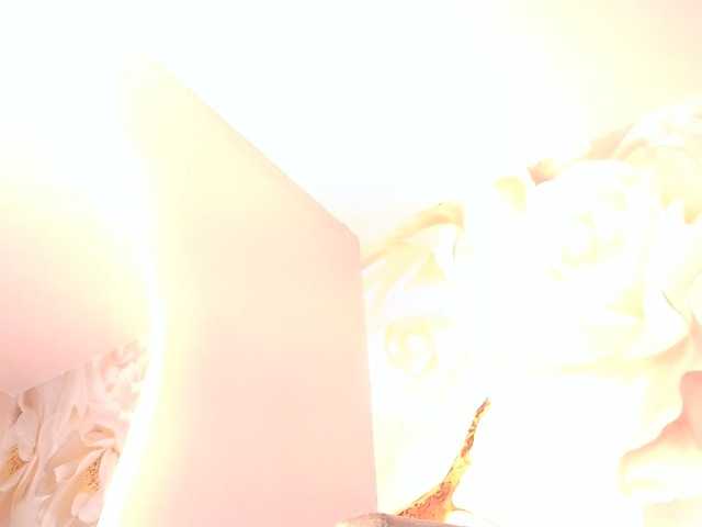 nylaroyale live cam on BongaCams