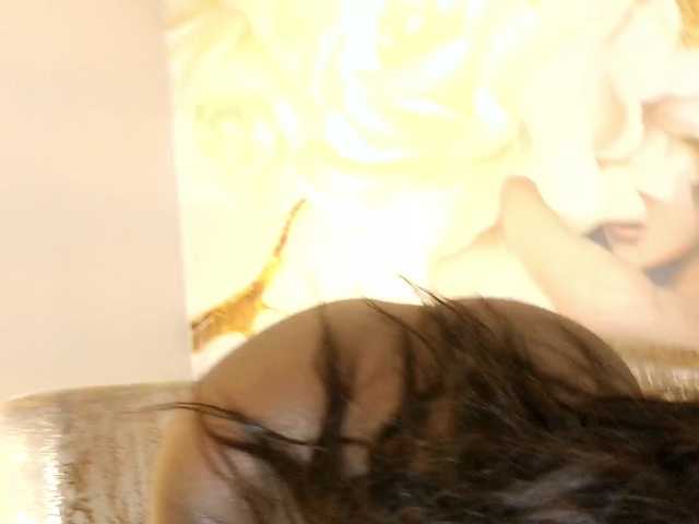 nylaroyale live cam on BongaCams