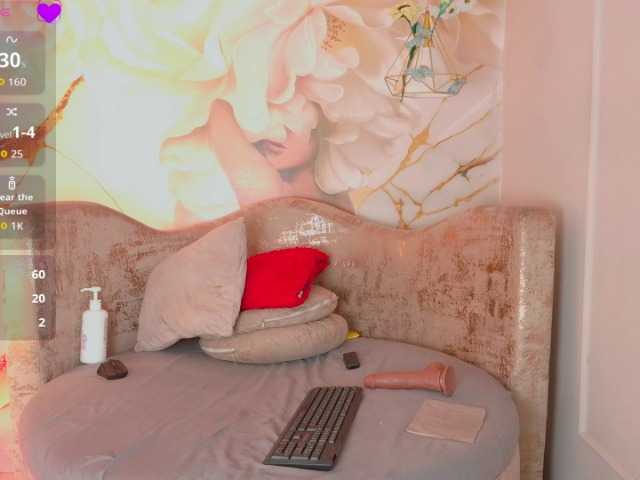 nylaroyale live cam on BongaCams
