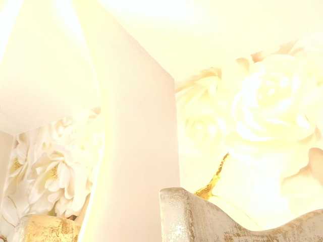 nylaroyale live cam on BongaCams