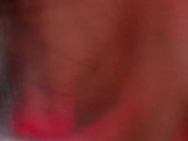 nylaroyale live cam on BongaCams