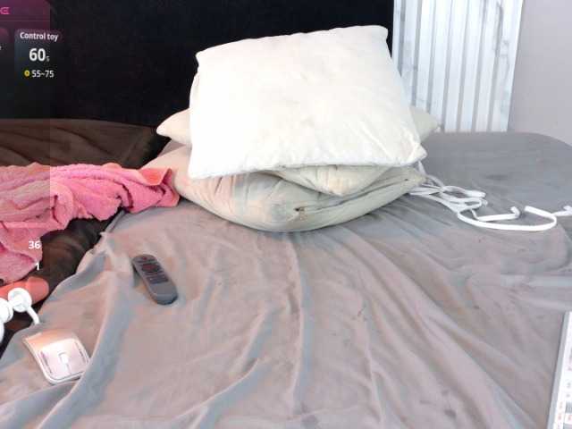 nylaroyale live cam on BongaCams
