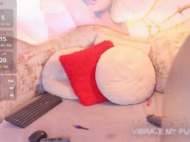 nylaroyale live cam on BongaCams