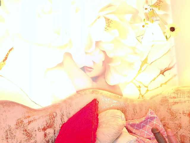 nylaroyale live cam on BongaCams