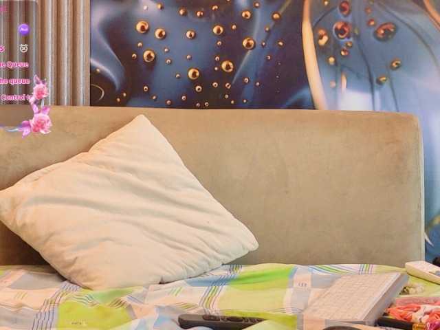 nylaroyale live cam on BongaCams