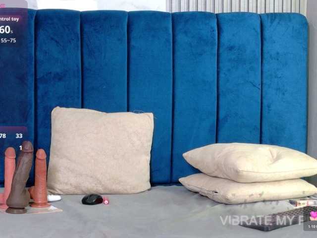 nylaroyale live cam on BongaCams