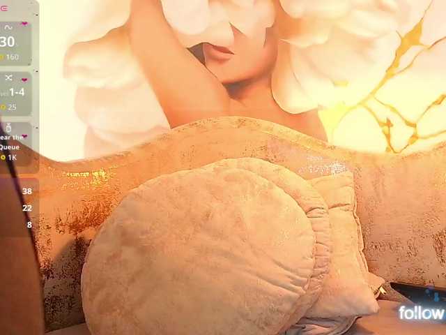 nylaroyale live cam on BongaCams